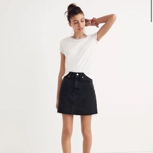 😎Madewell Classic Black Raw Hemmed Denim Lunar Wash Mini Skirt High Waist 28